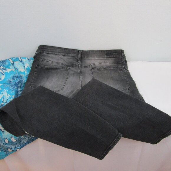 Articles Of Society Sarah Storm Distressed Stretch Skinny Jeans - Picture 2 of 13